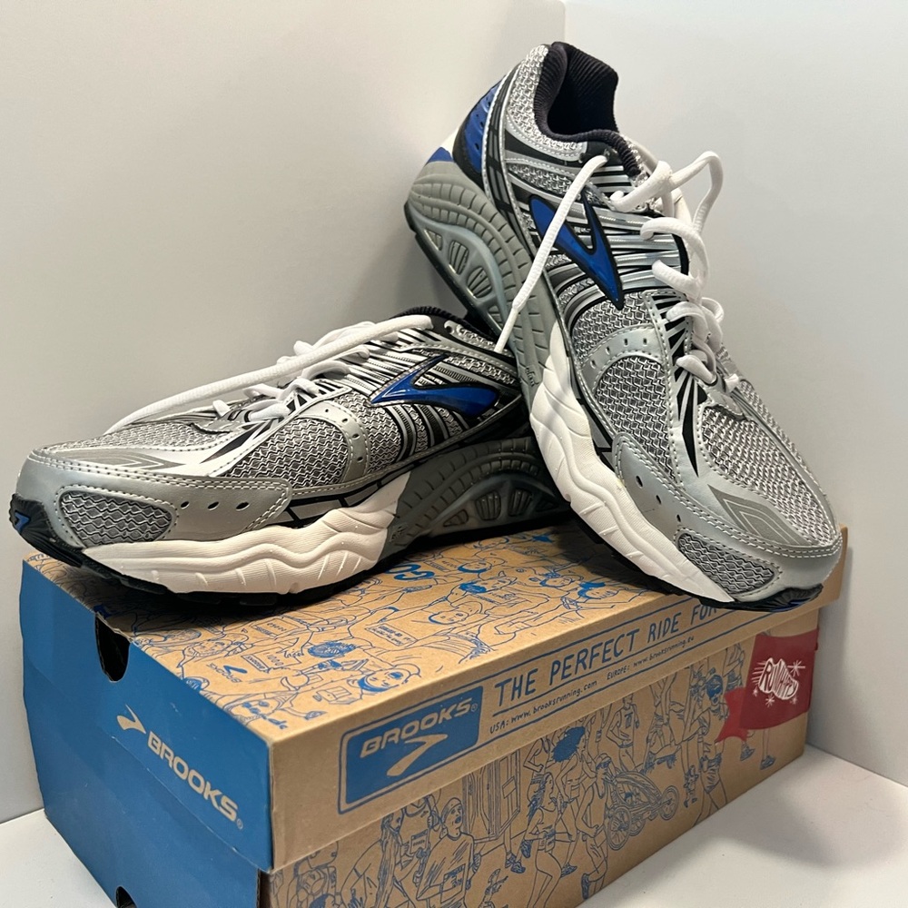 Brooks Men's Gray and Blue Beast 12 Running Shoes | Size 9 4E Extra Wide | NWB